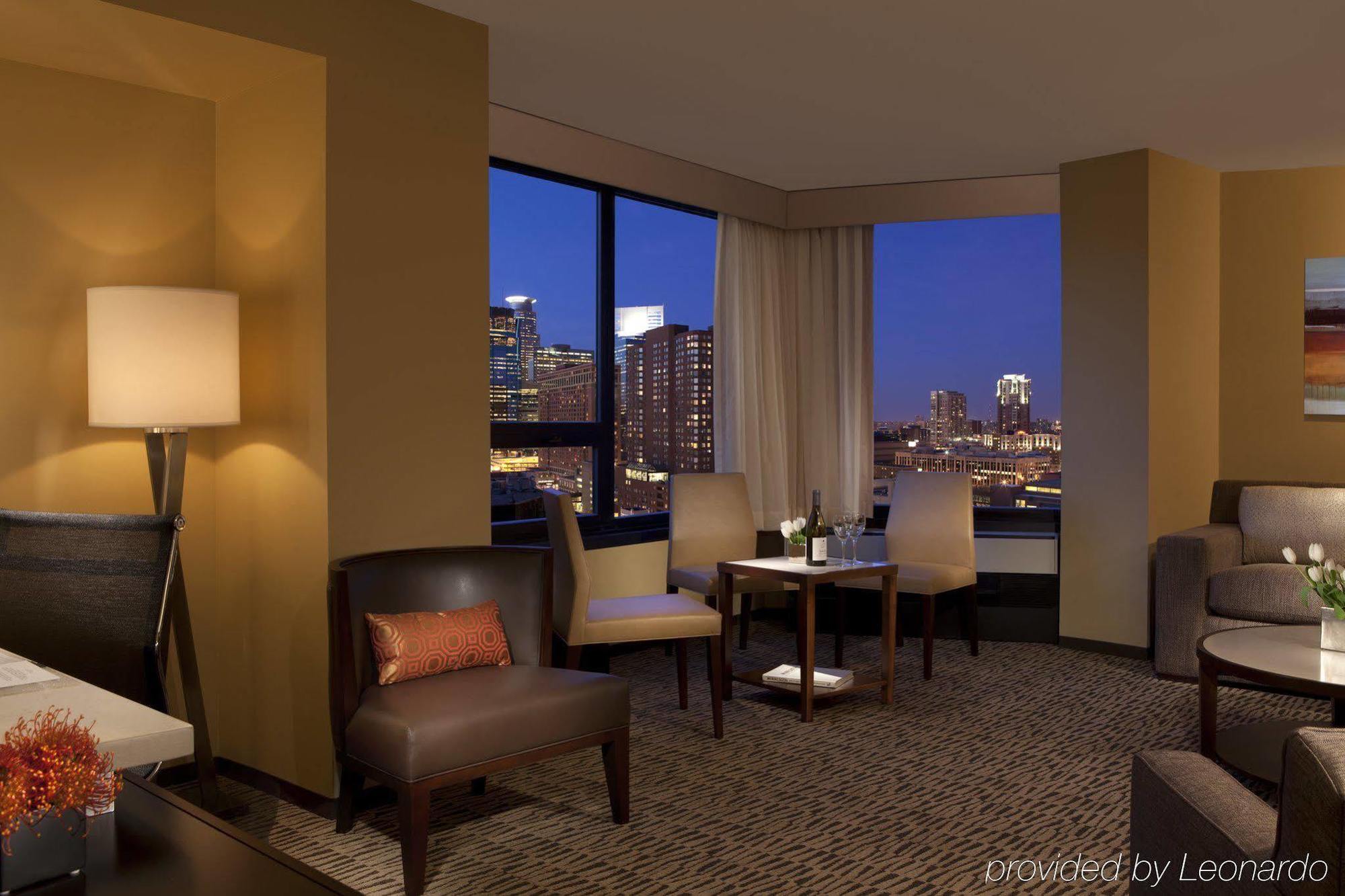 Sheraton Minneapolis Downtown Convention Center Esterno foto