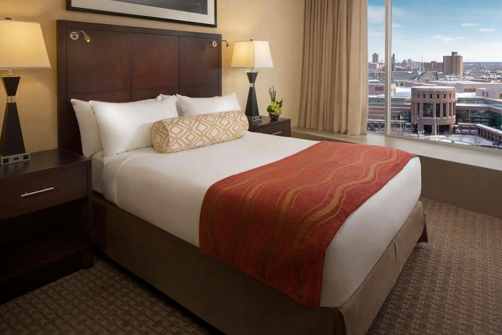 Sheraton Minneapolis Downtown Convention Center Esterno foto